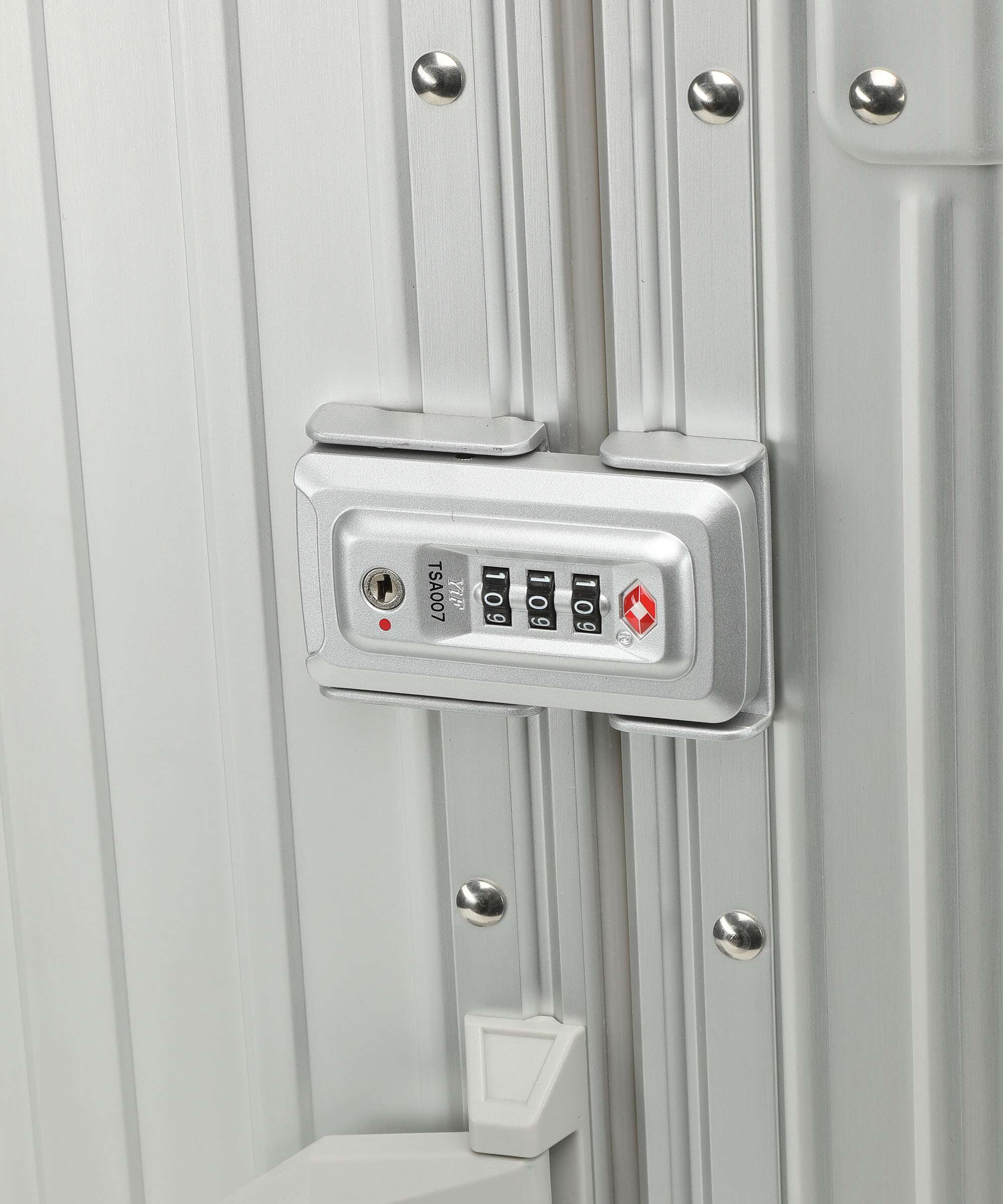 Aleon 26 Traveler Spinner (4 wheels) platinum