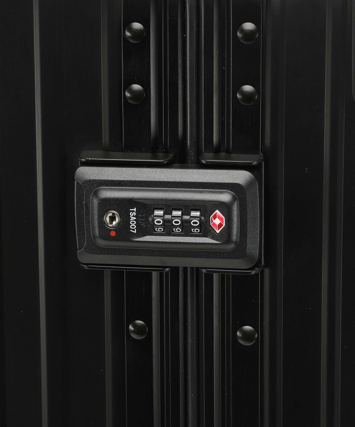 Aleon 30 International Spinner (4 wheels) onyx