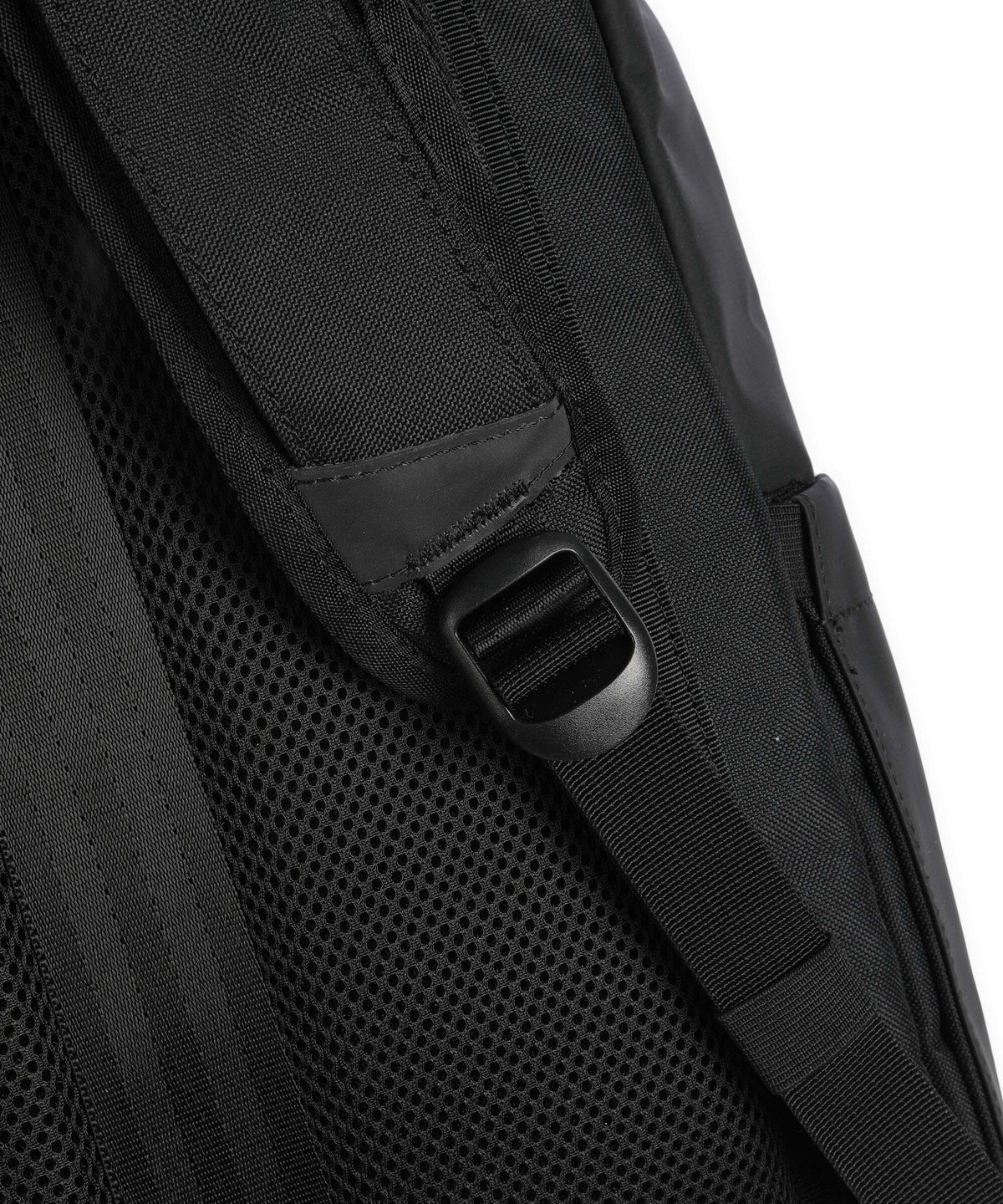 Chrome Volcan 35L Backpack black tarp