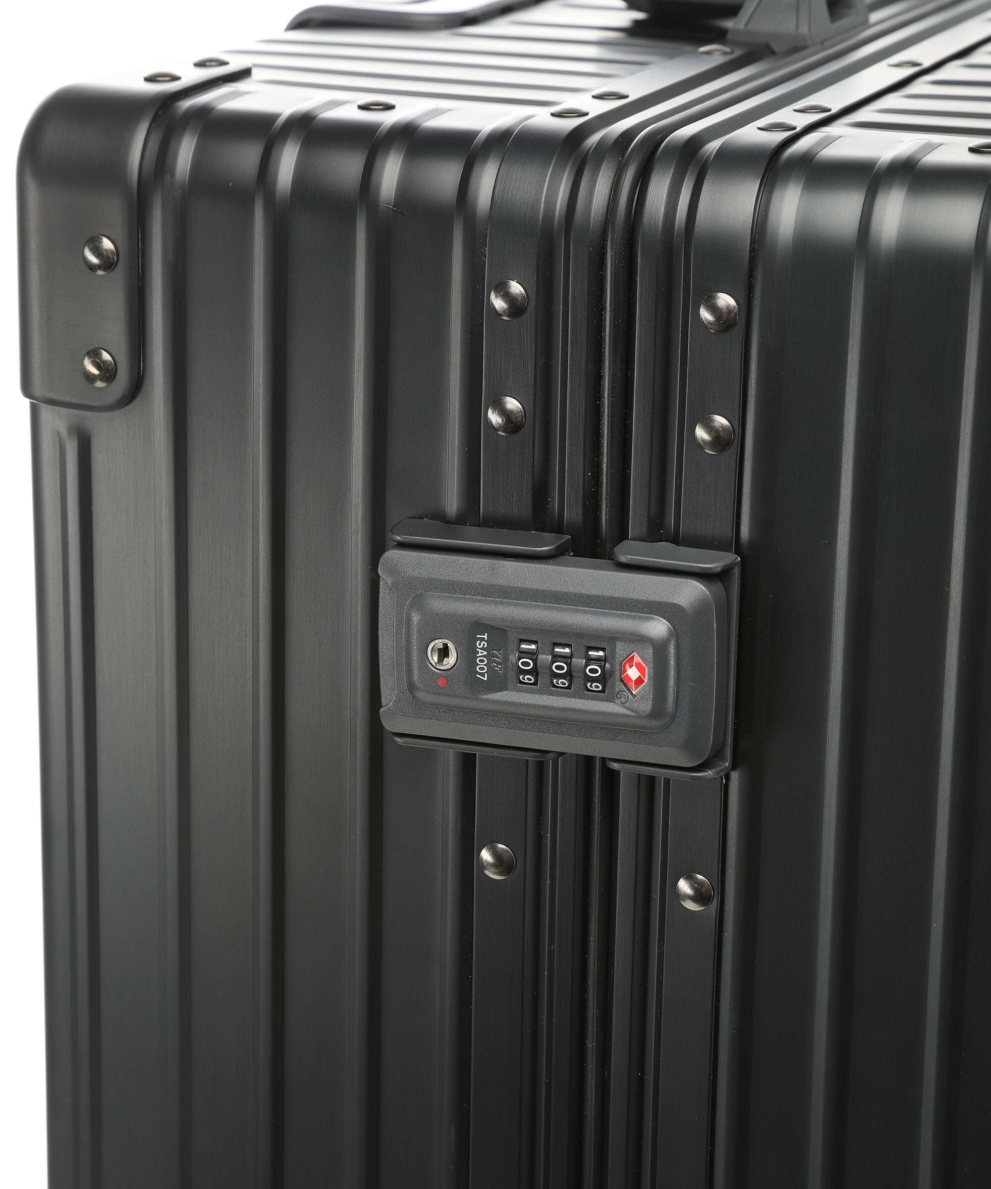 Aleon 30 Macro Traveler Spinner (4 wheels) onyx