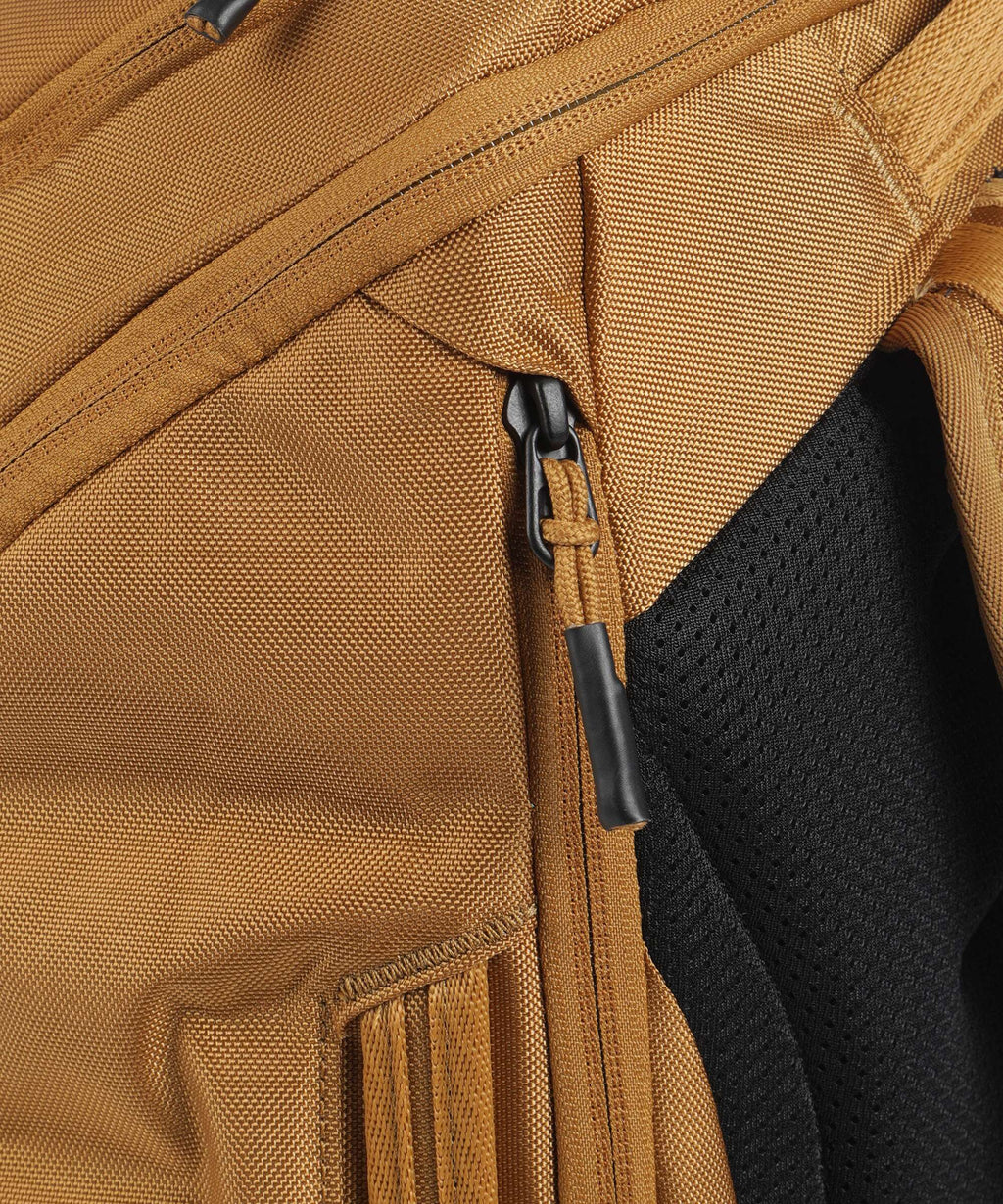 Thule Chasm 26 Backpack golden