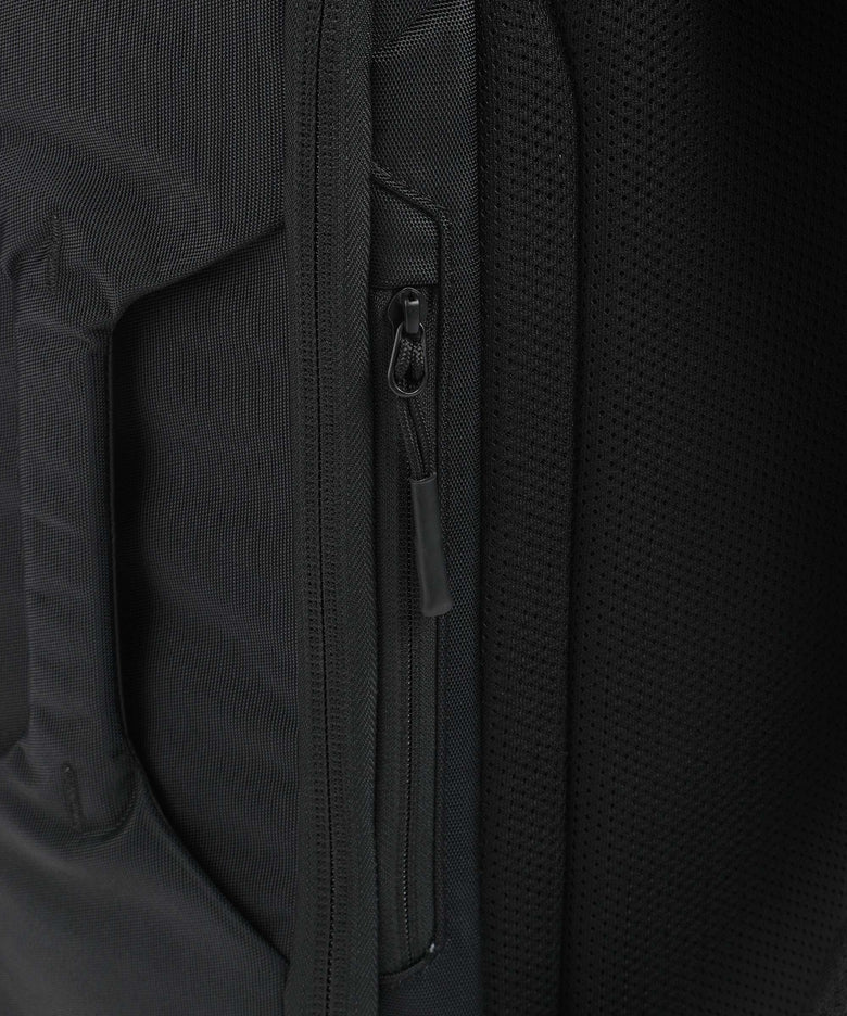 Thule Subterra 2 Convertible Backpack bag black