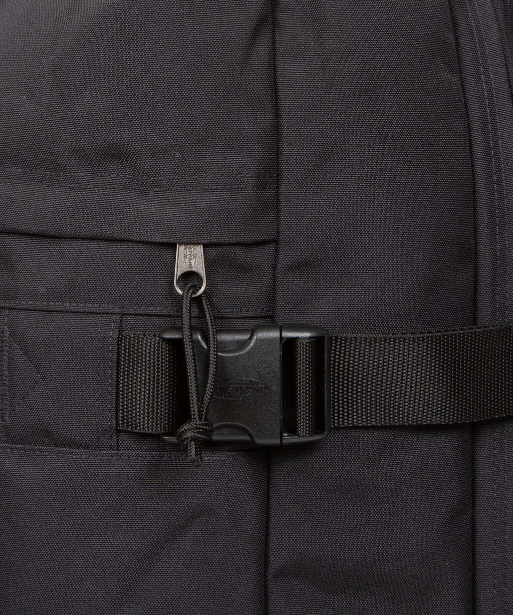 Eastpak Transit'R M Travel bag with wheels peanuts placed