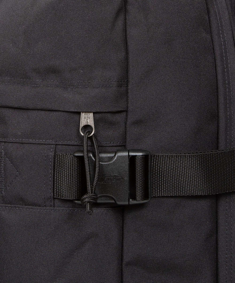 Eastpak Transit'R M Travel bag with wheels peanuts placed