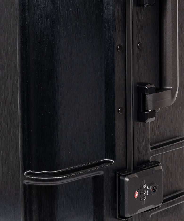 Eastpak Resist'R Case Spinner (4 wheels) brushed black