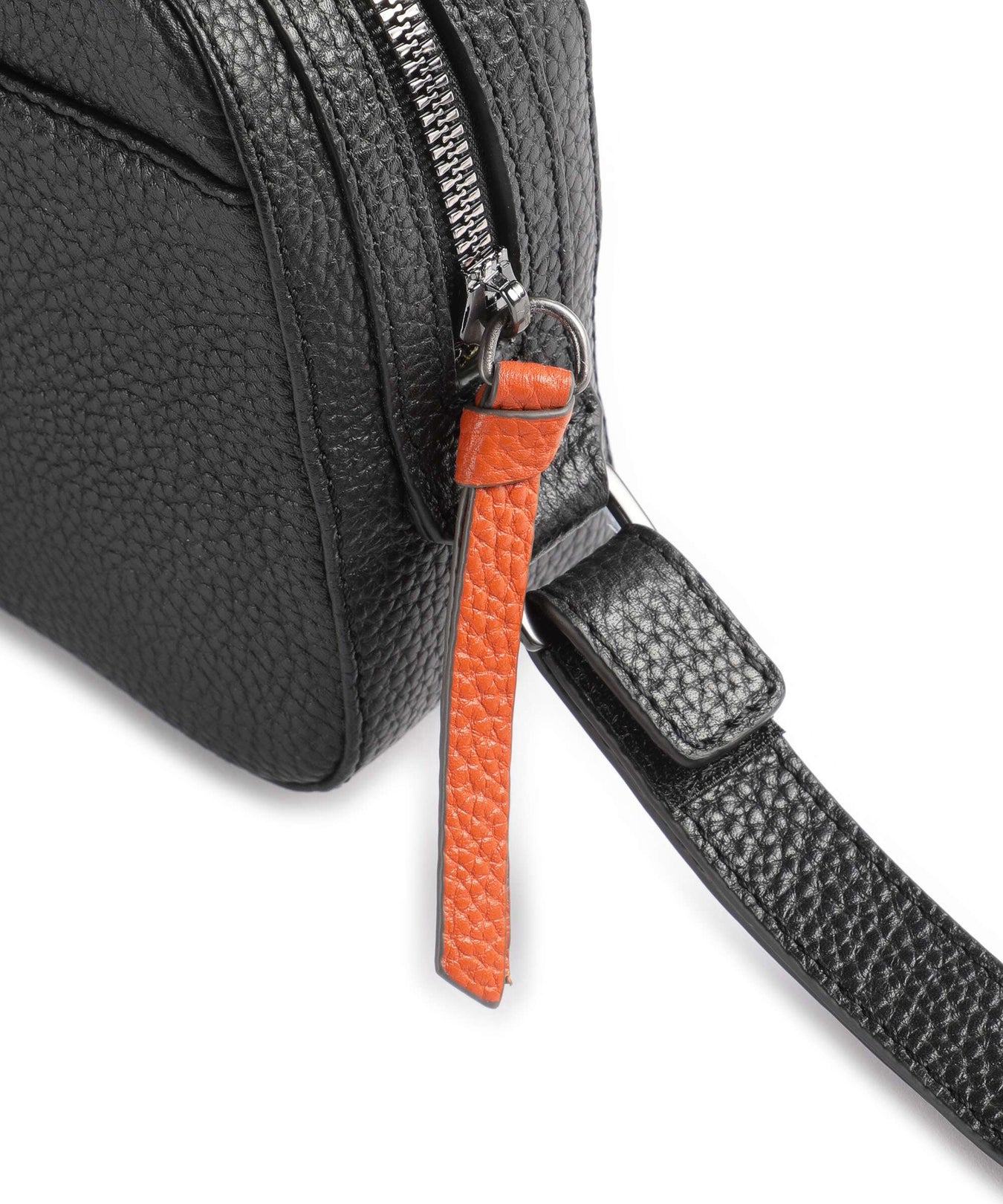 Braun Büffel Novara Wristlet schwarz