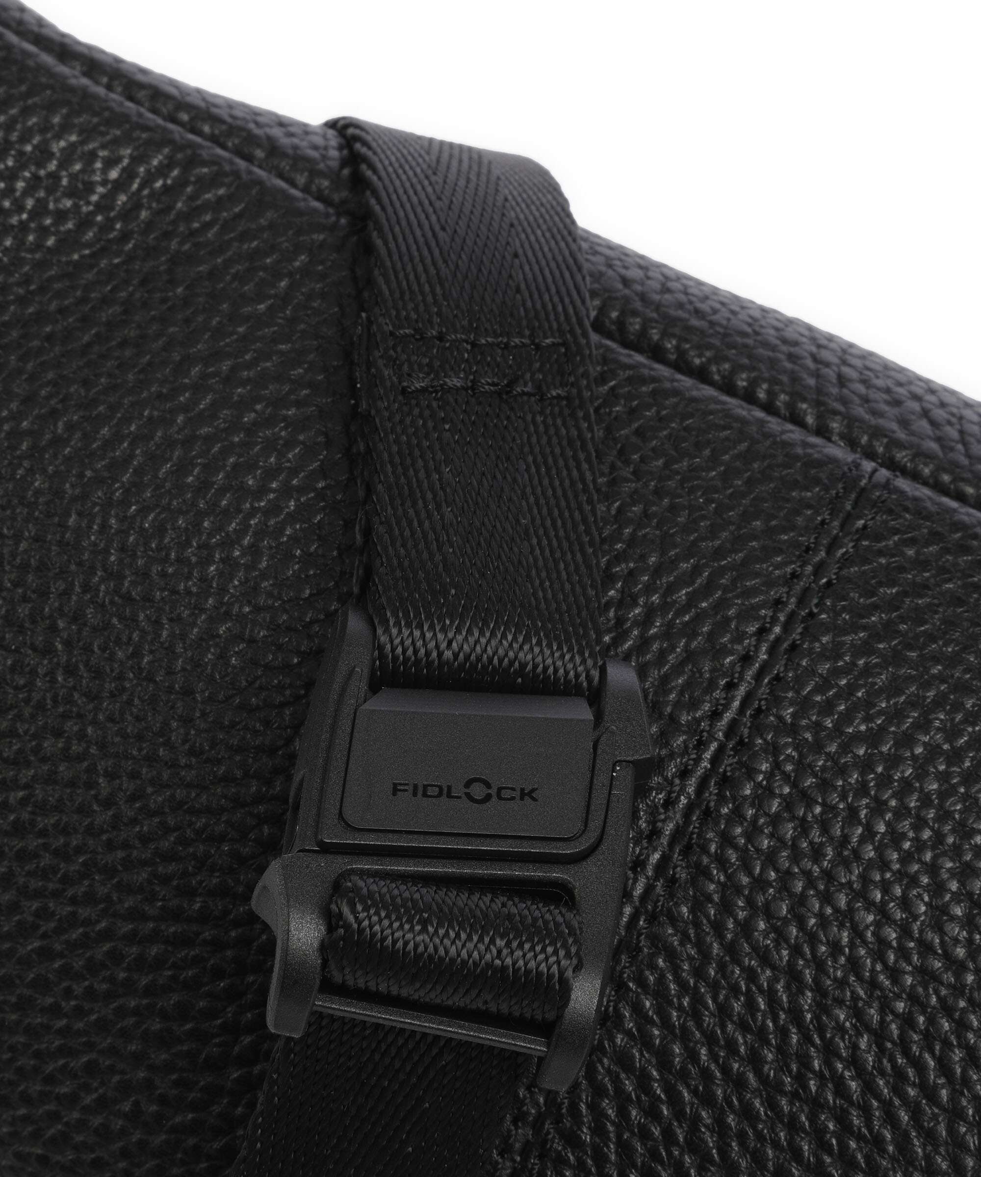 Braun Büffel Novara Belt bag schwarz