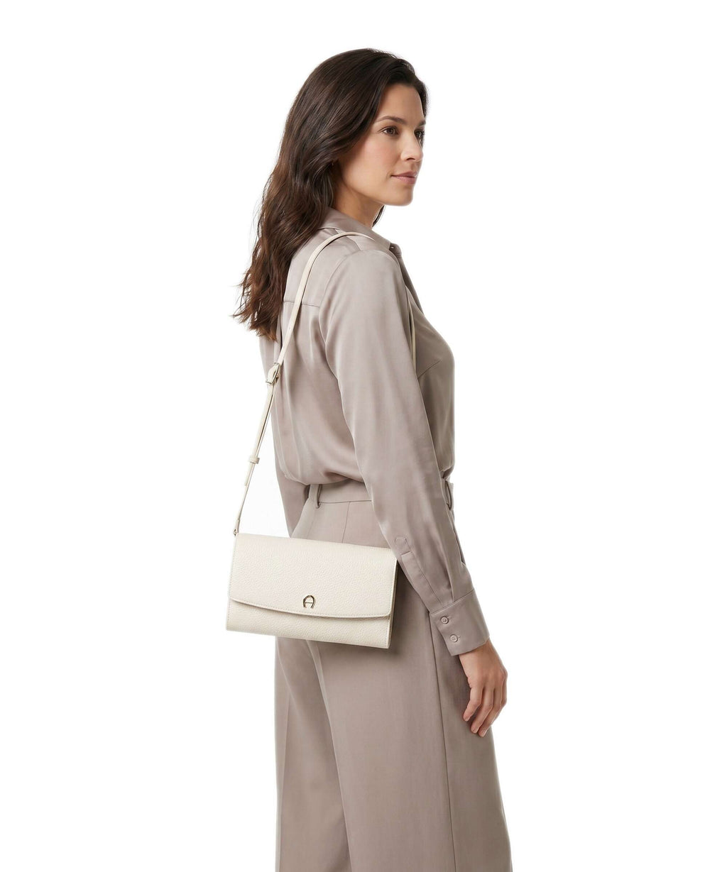 Aigner Wallet macadamia white
