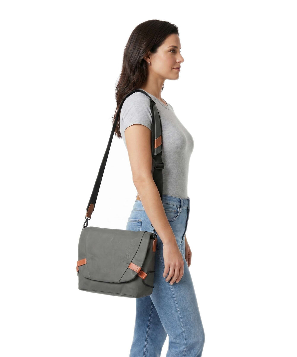 Aunts & Uncles Japan Sendai Messenger bag gravity grey