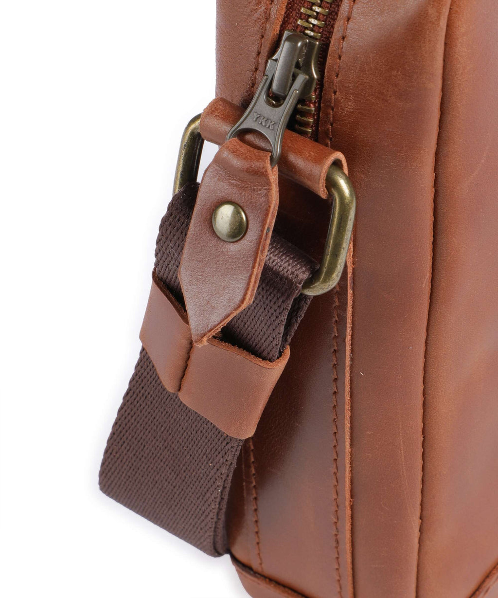 Buckle & Seam Crazy Horse Runner Crossbody bag cognac