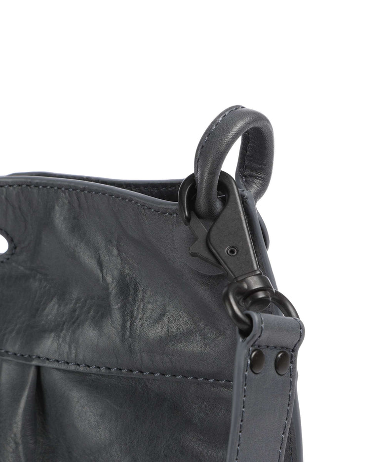 Aunts & Uncles Grandma's Luxury Club Mrs. Muffin Crossbody bag wind