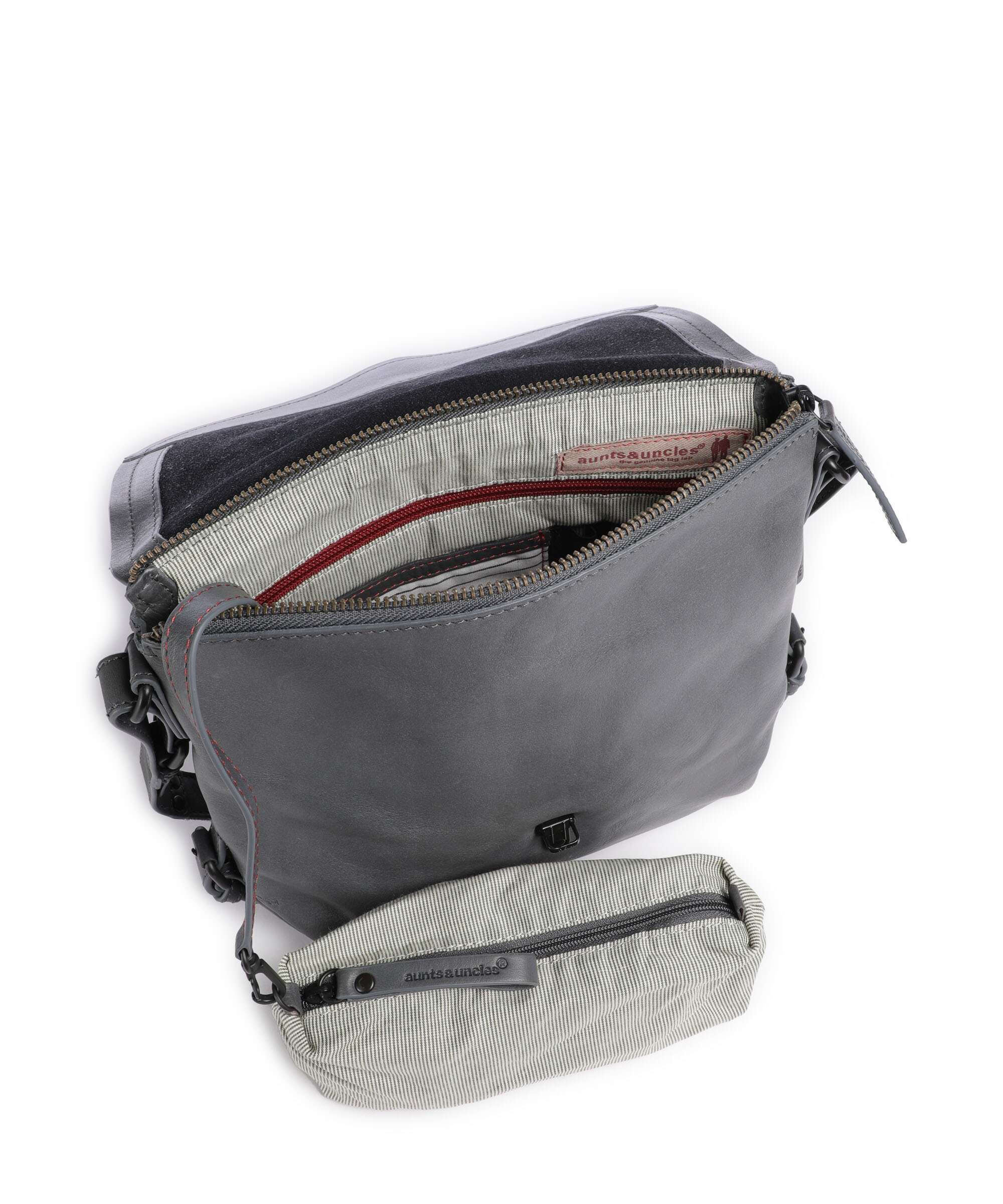 Aunts & Uncles Grandma's Luxury Club Mrs. Puff Pie Crossbody bag wind