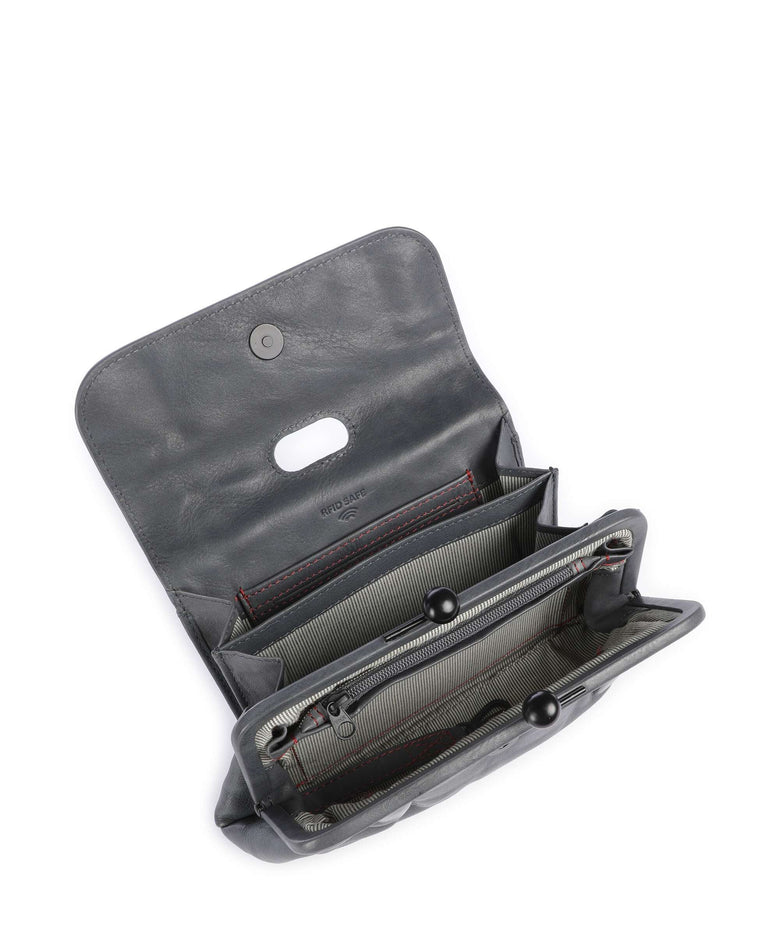 Aunts & Uncles Grandma's Luxury Club Mrs. Whoopie Pie Crossbody bag wind