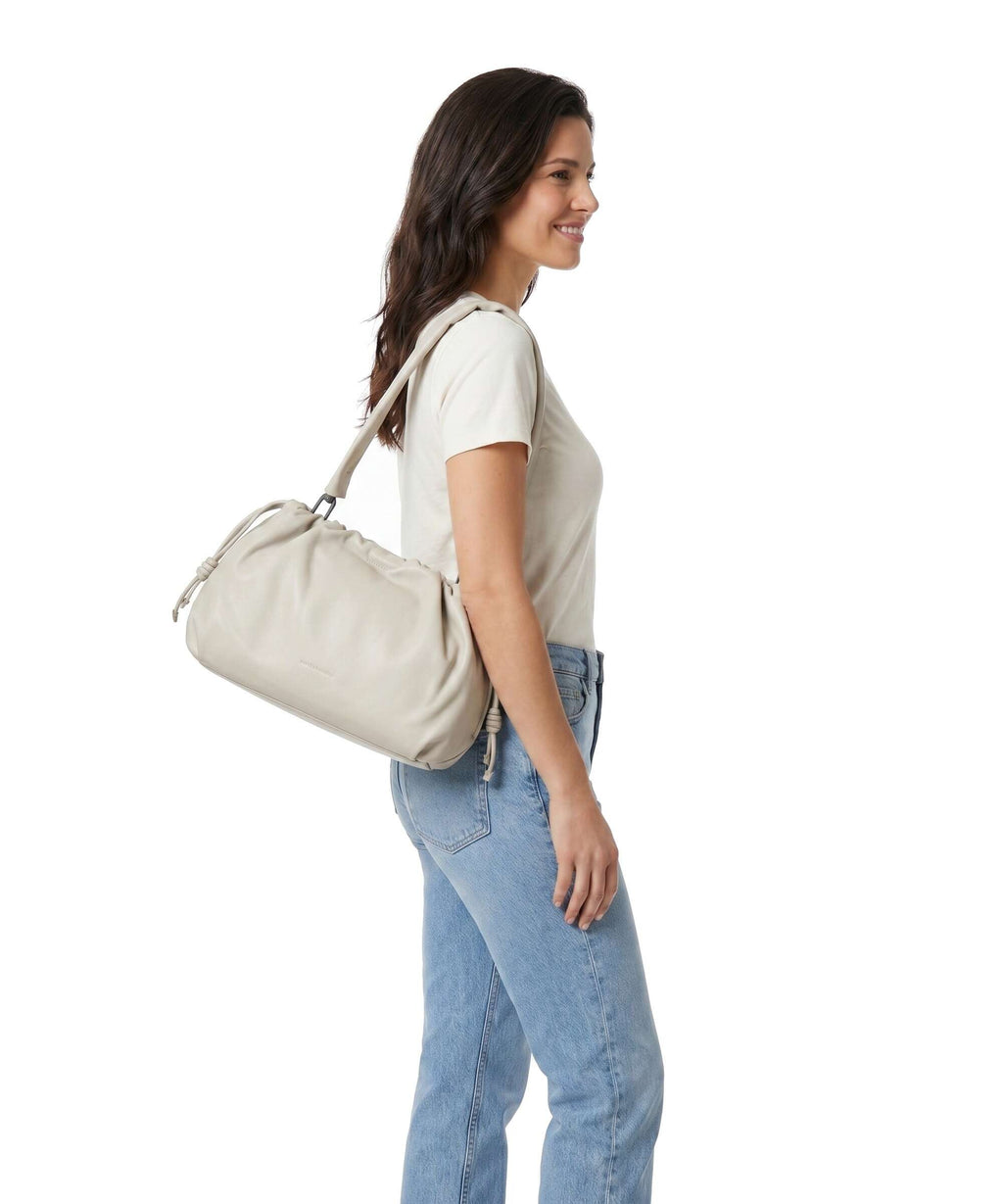 Aunts & Uncles Bohemian Vibes Bloom Hobo bag chalk