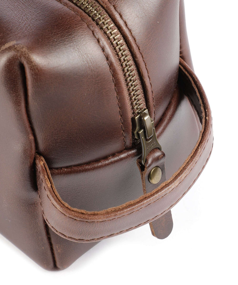 Buckle & Seam Crazy Horse Everest Toiletry bag brown