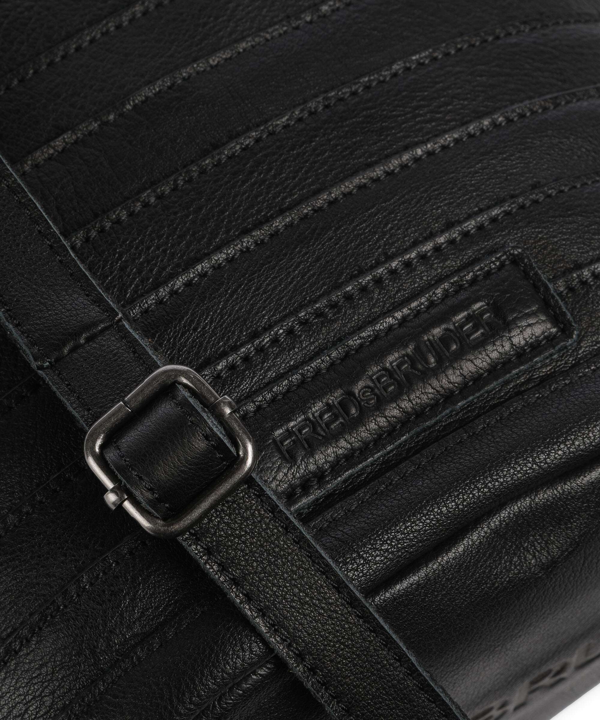 FredsBruder Gürtelinchen Crossbody bag black
