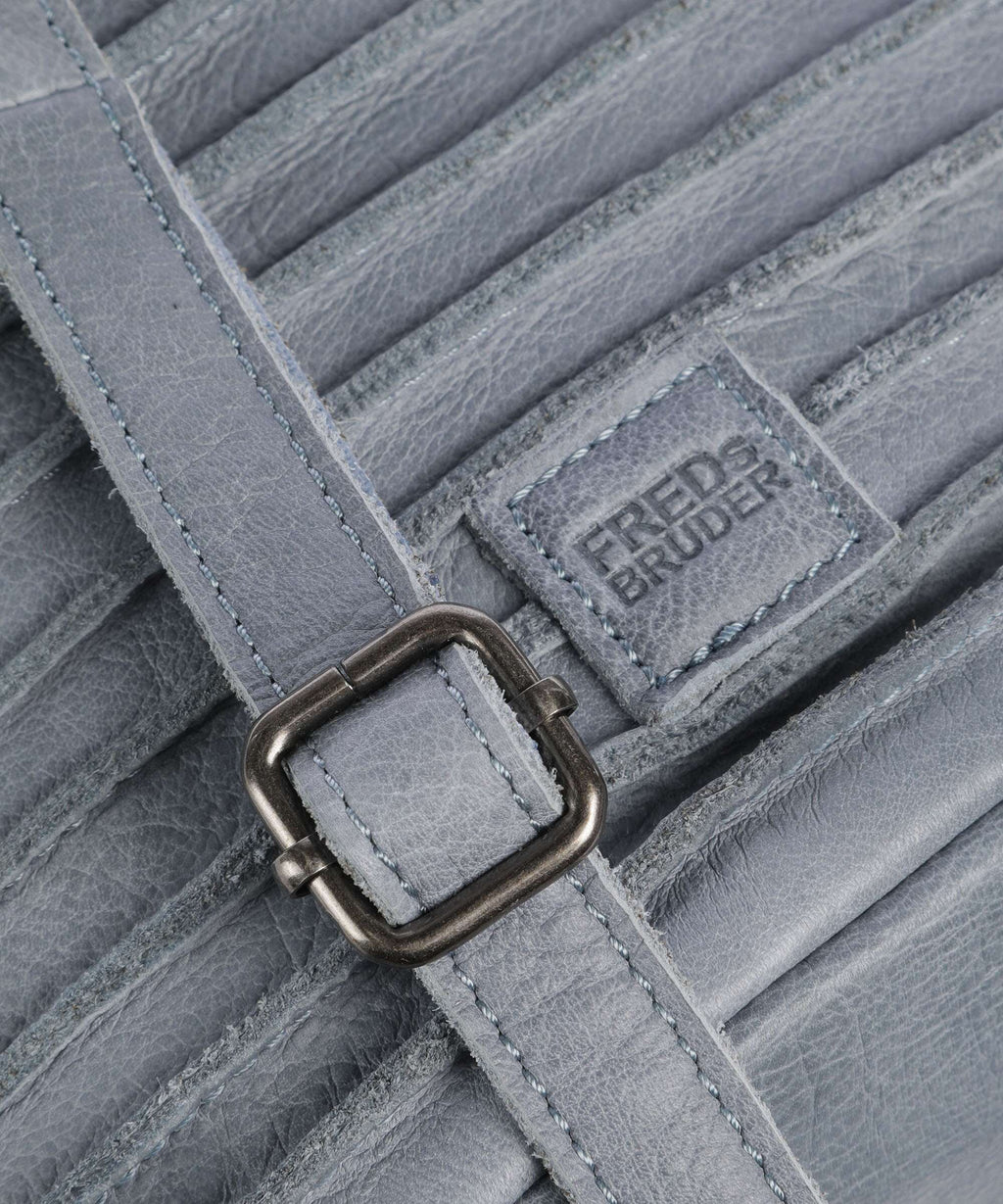 FredsBruder Riffellinchen Crossbody bag sky blue