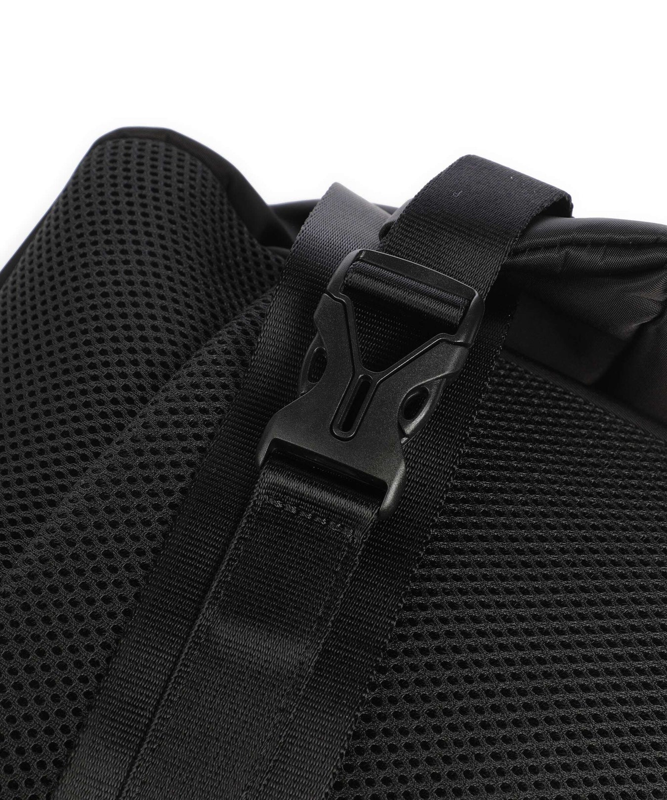 Côte&Ciel Isarau L Sling bag black