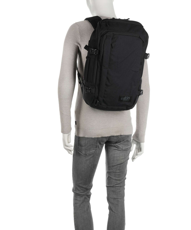 Cabin Zero ADV 32 Travel backpack maldives blue