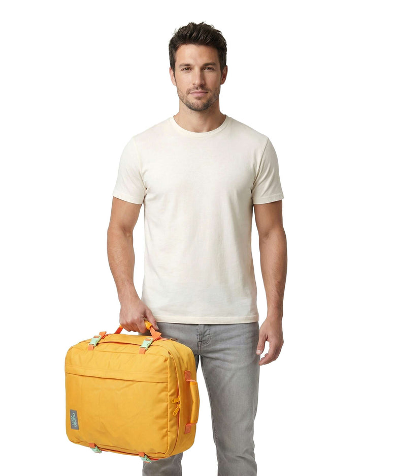 Cabin Zero Classic 44 Travel backpack honeycomb