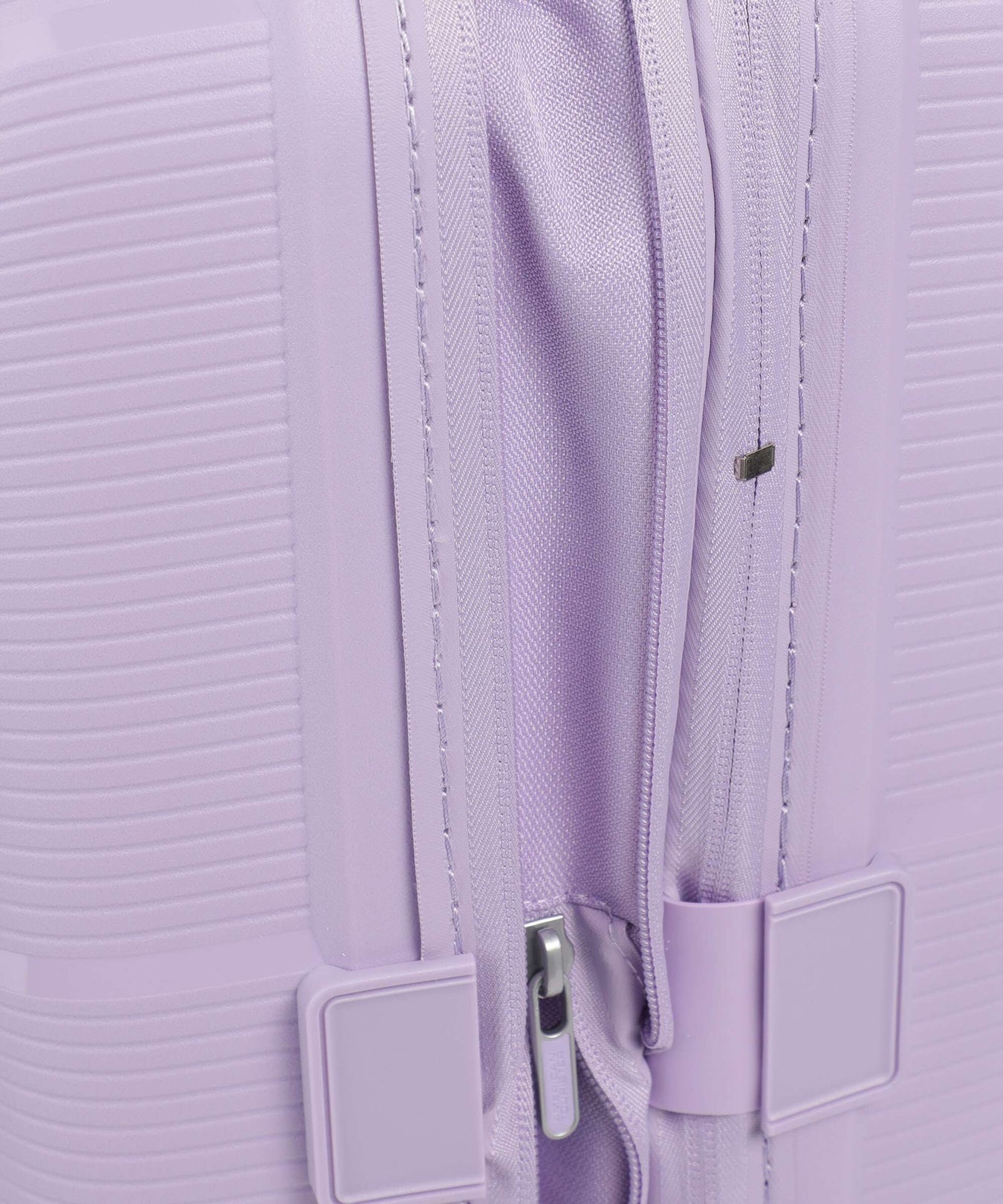American Tourister Starvibe Spinner (4 wheels) digital lavender