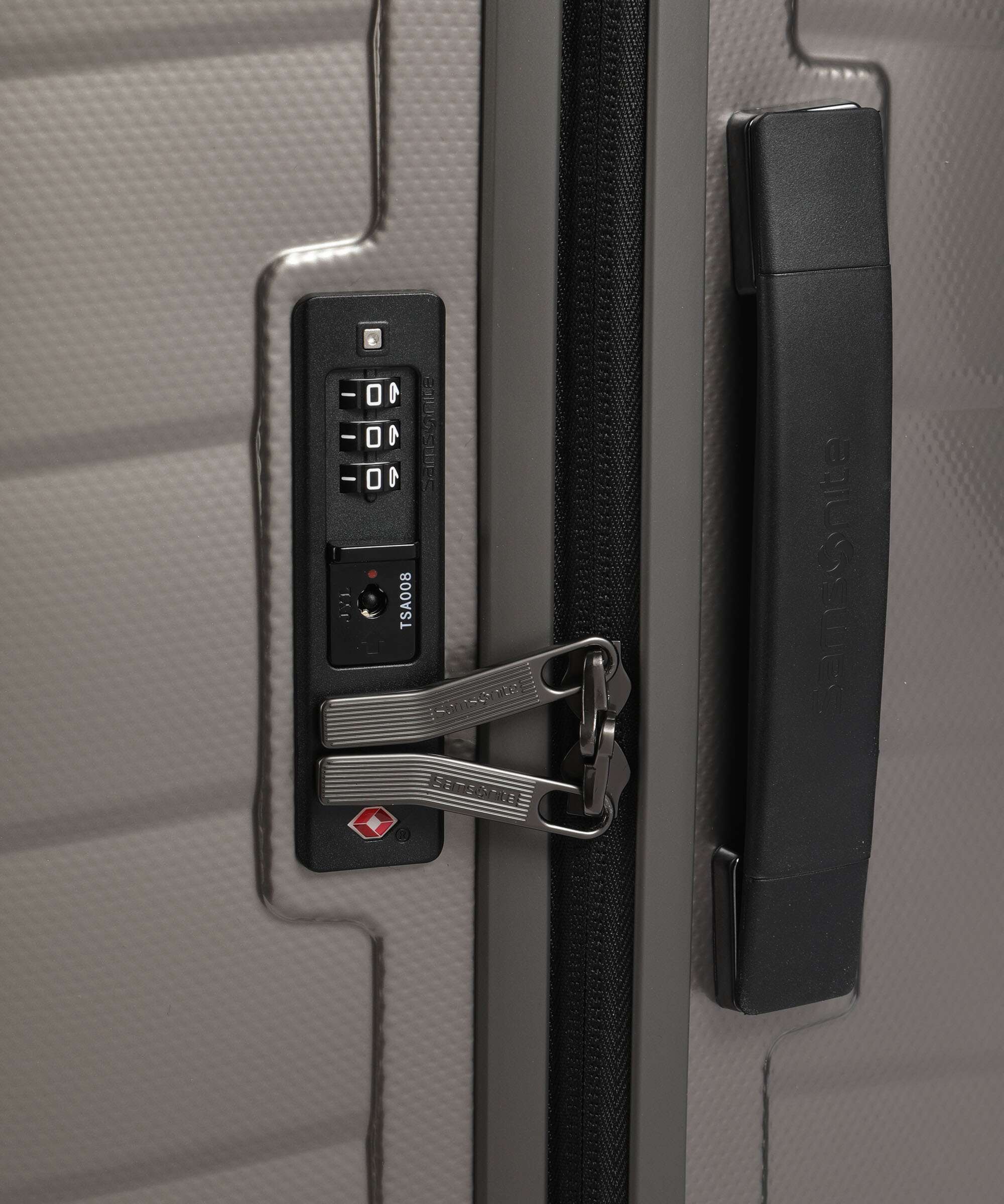 Samsonite Attrix Spinner (4 wheels) dune