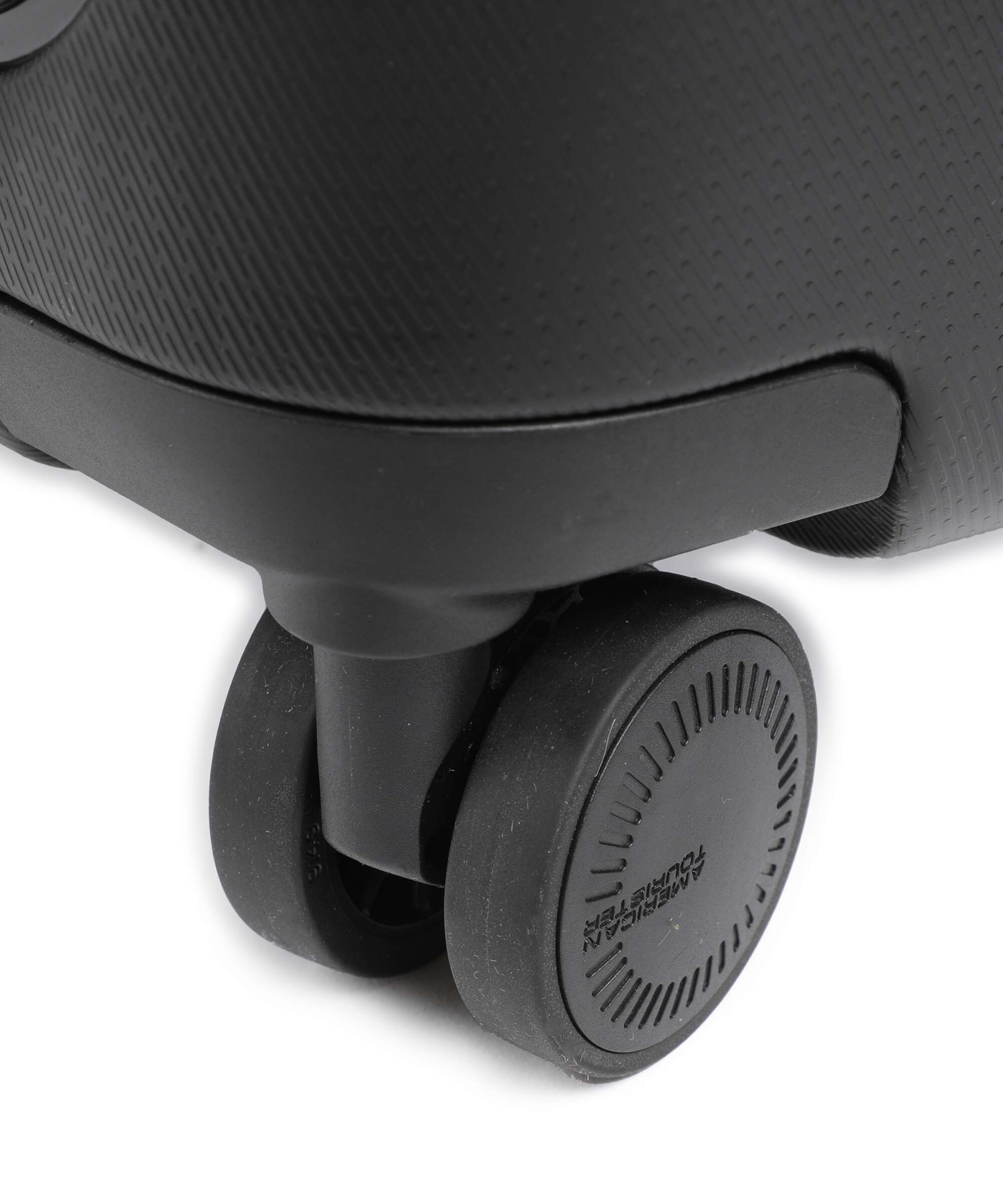 American Tourister Dashpop Spinner (4 wheels) true black