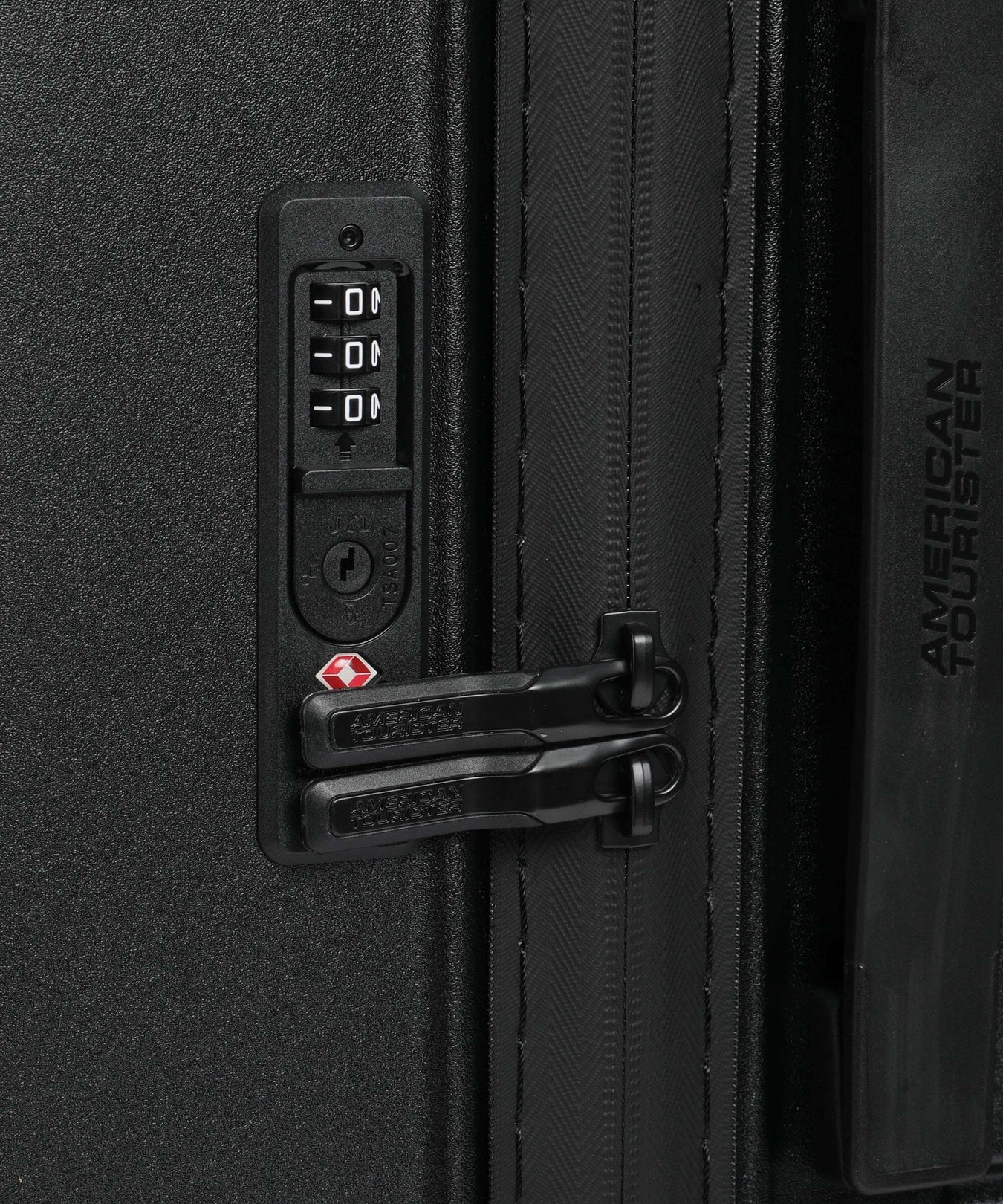 American Tourister Trailon Spinner (4 wheels) black