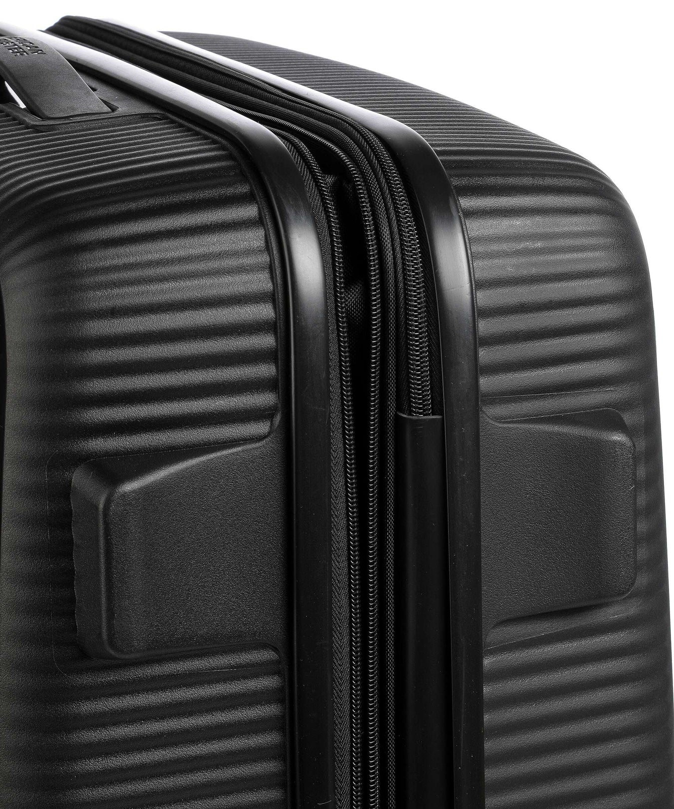 American Tourister Soundbox Spinner (4 wheels) bass black