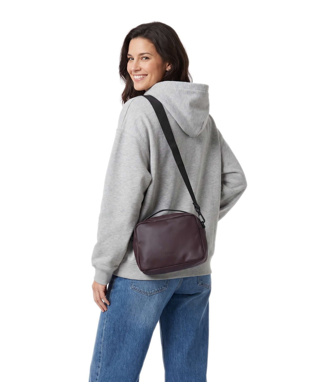 Rains Crossbody bag depth