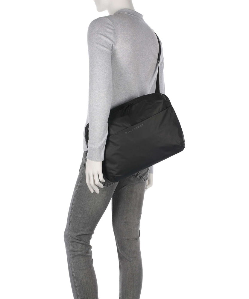 Db Ramverk 16 Laptop bag black out