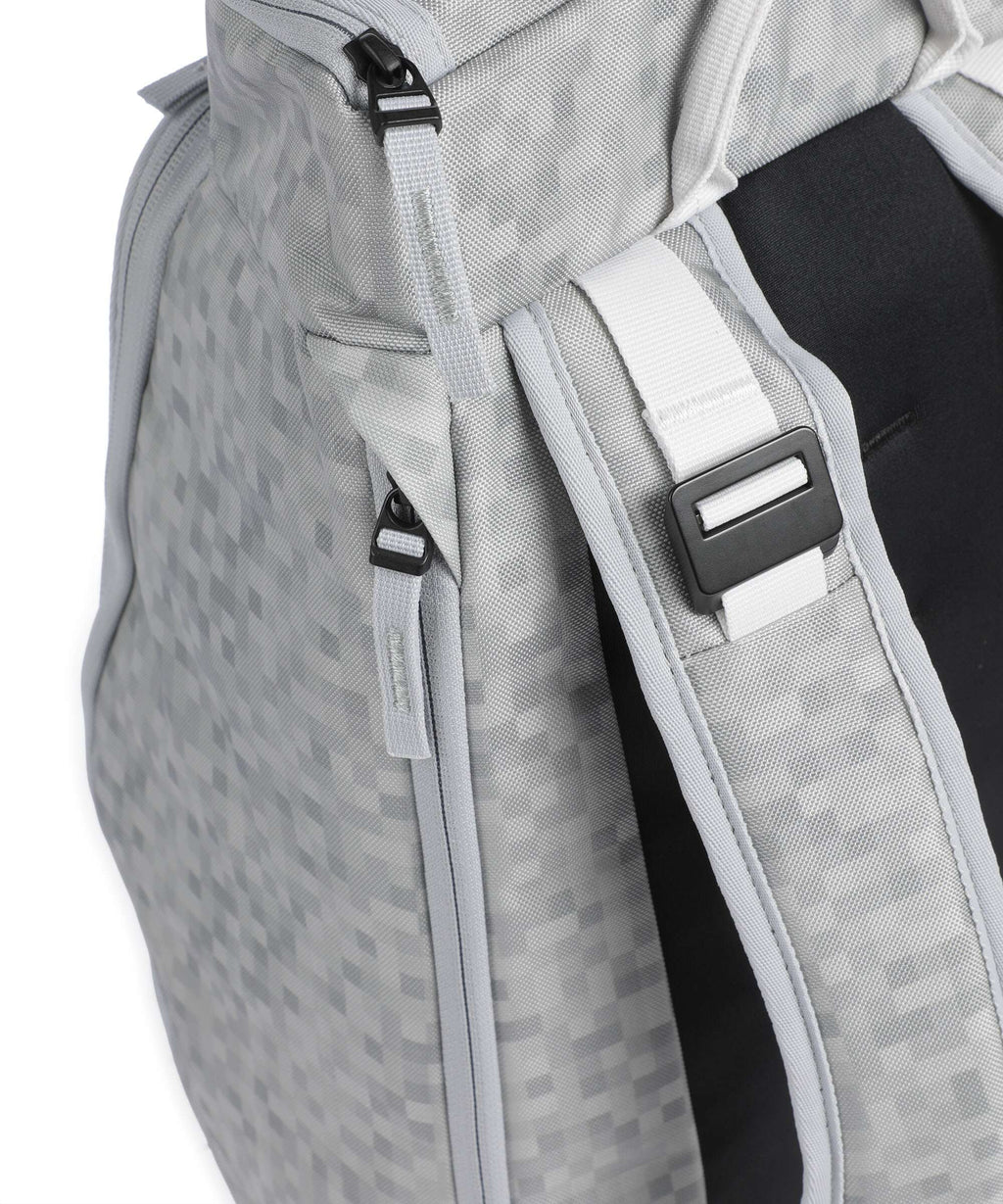 Db Hugger 25 Backpack white noise