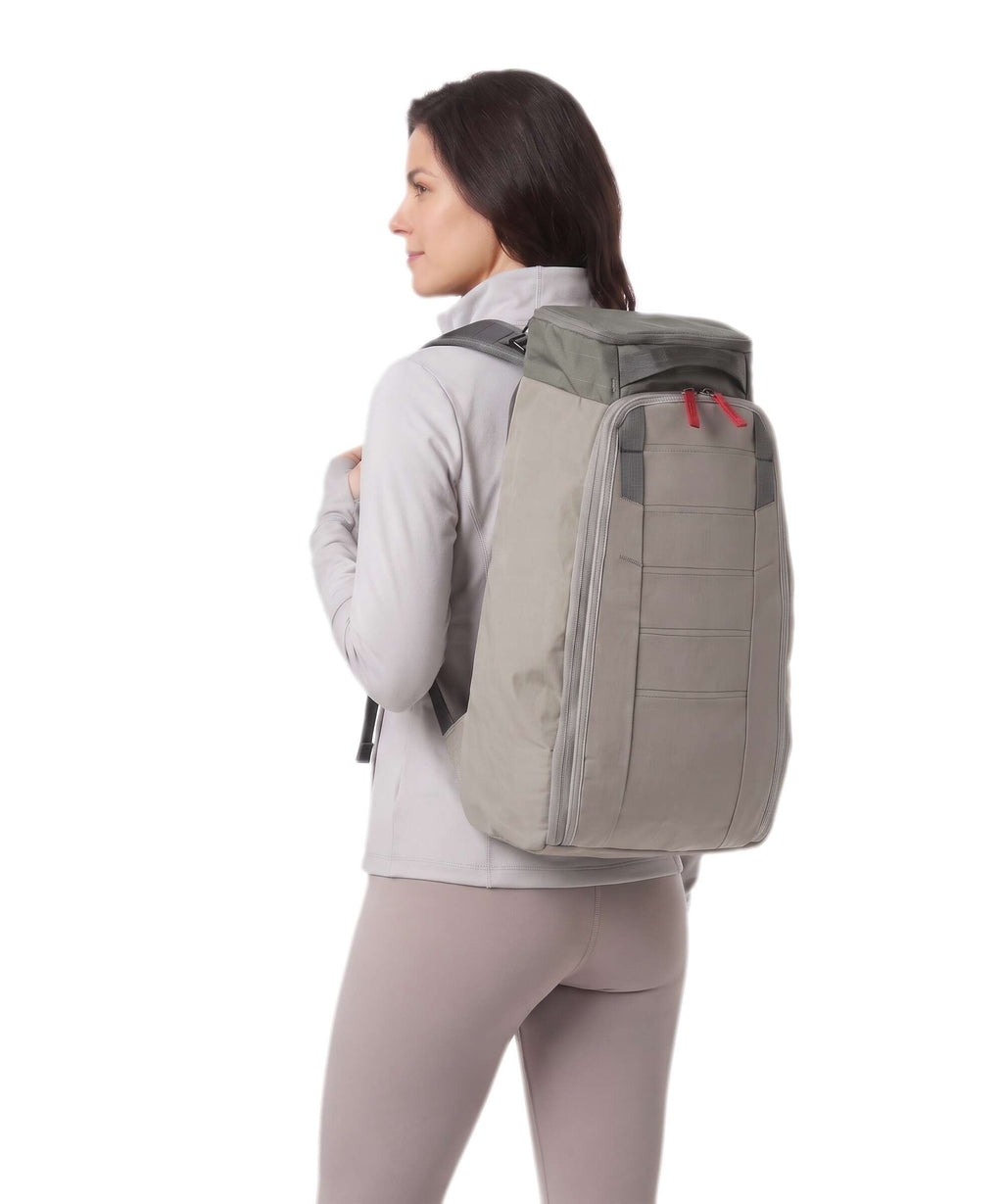 Db Hugger 30 Backpack basil green