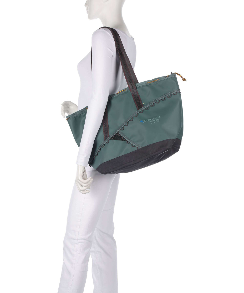 Klättermusen Eljudner 25 Tote bag silver pine