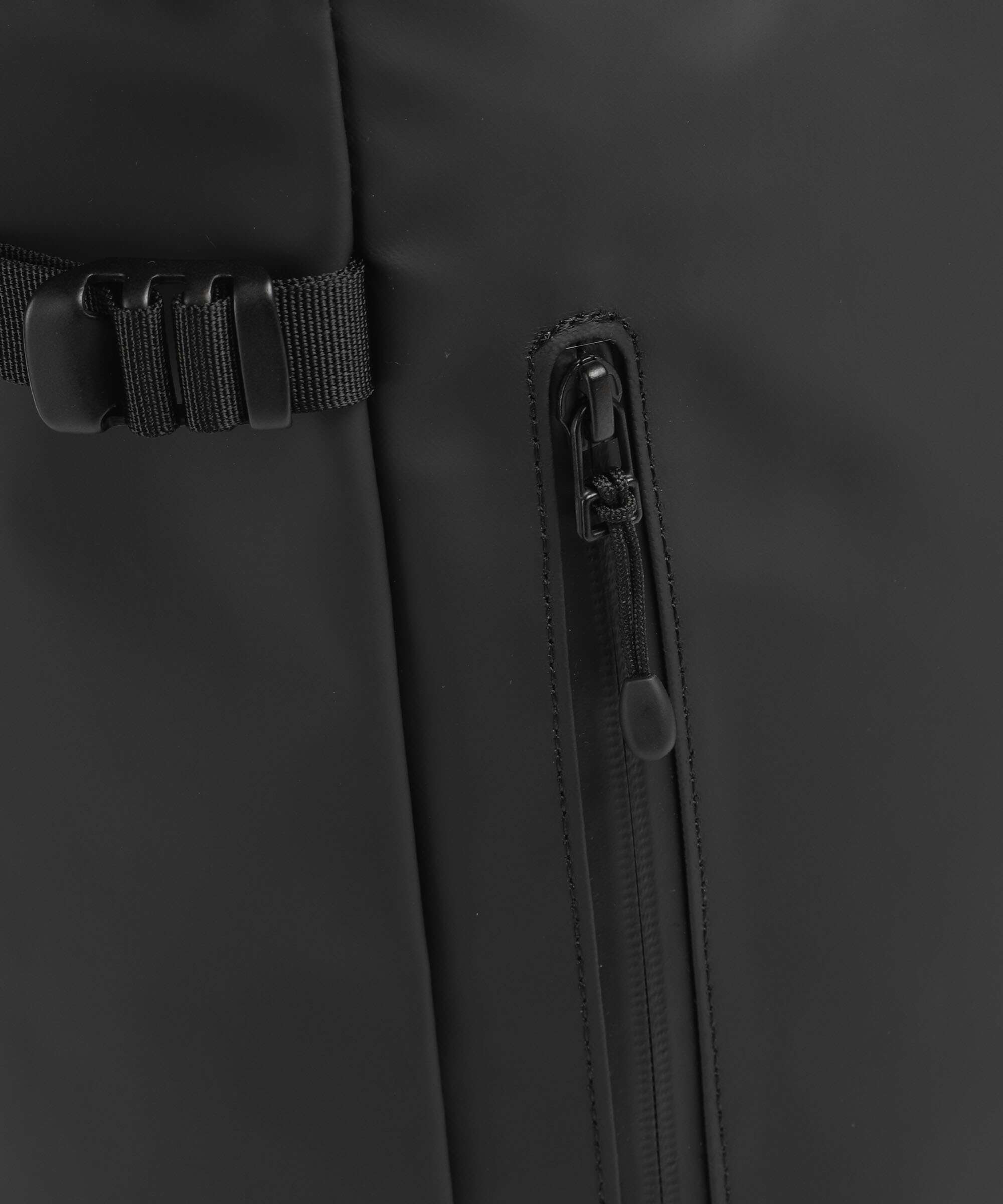 Sandqvist Stream M Rolltop backpack black