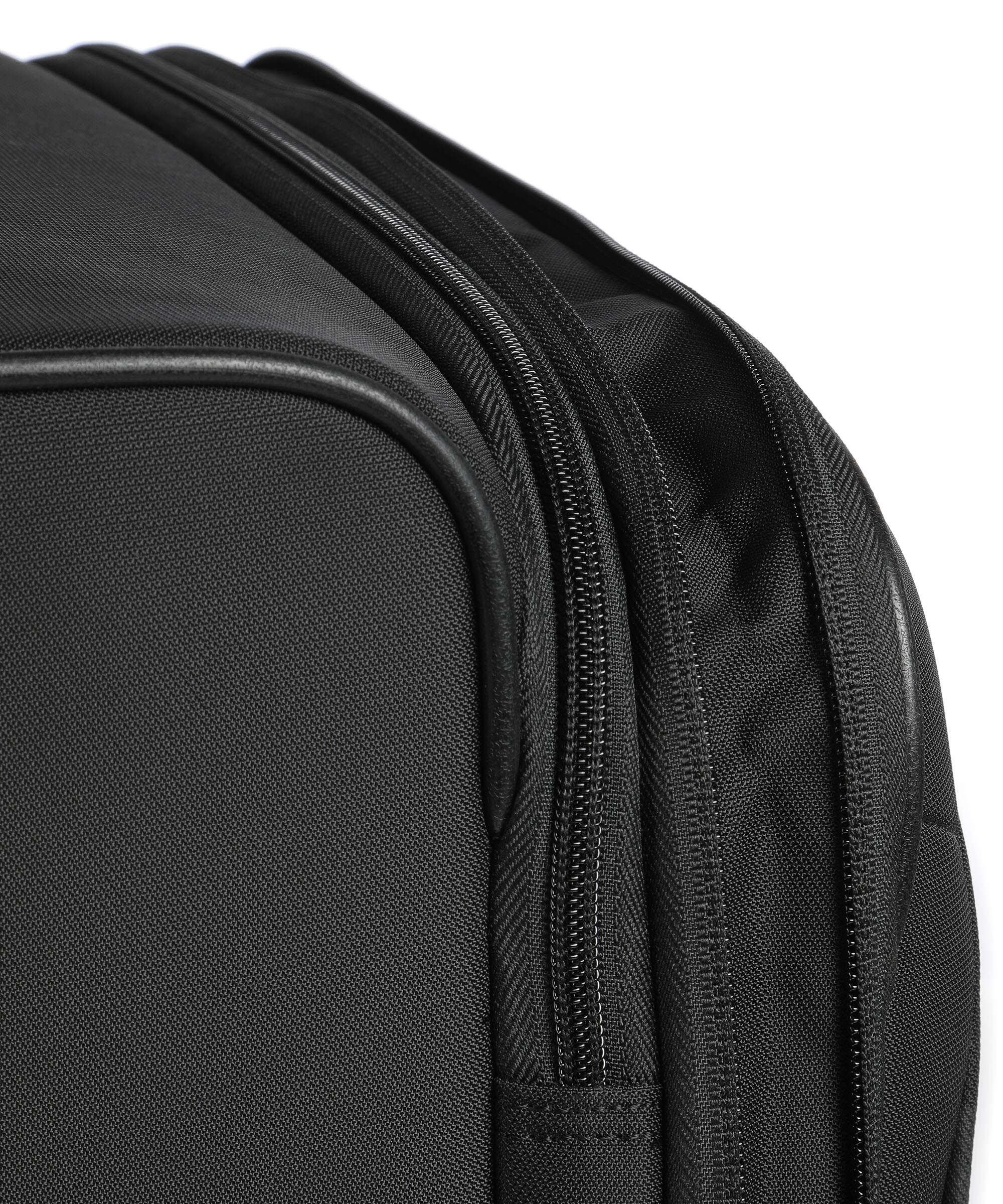 Victorinox Crosslight Medium Spinner (4 wheels) black