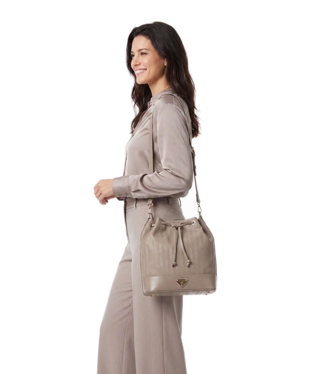 Maison Mollerus Vinerus Niesen Bucket bag taupe