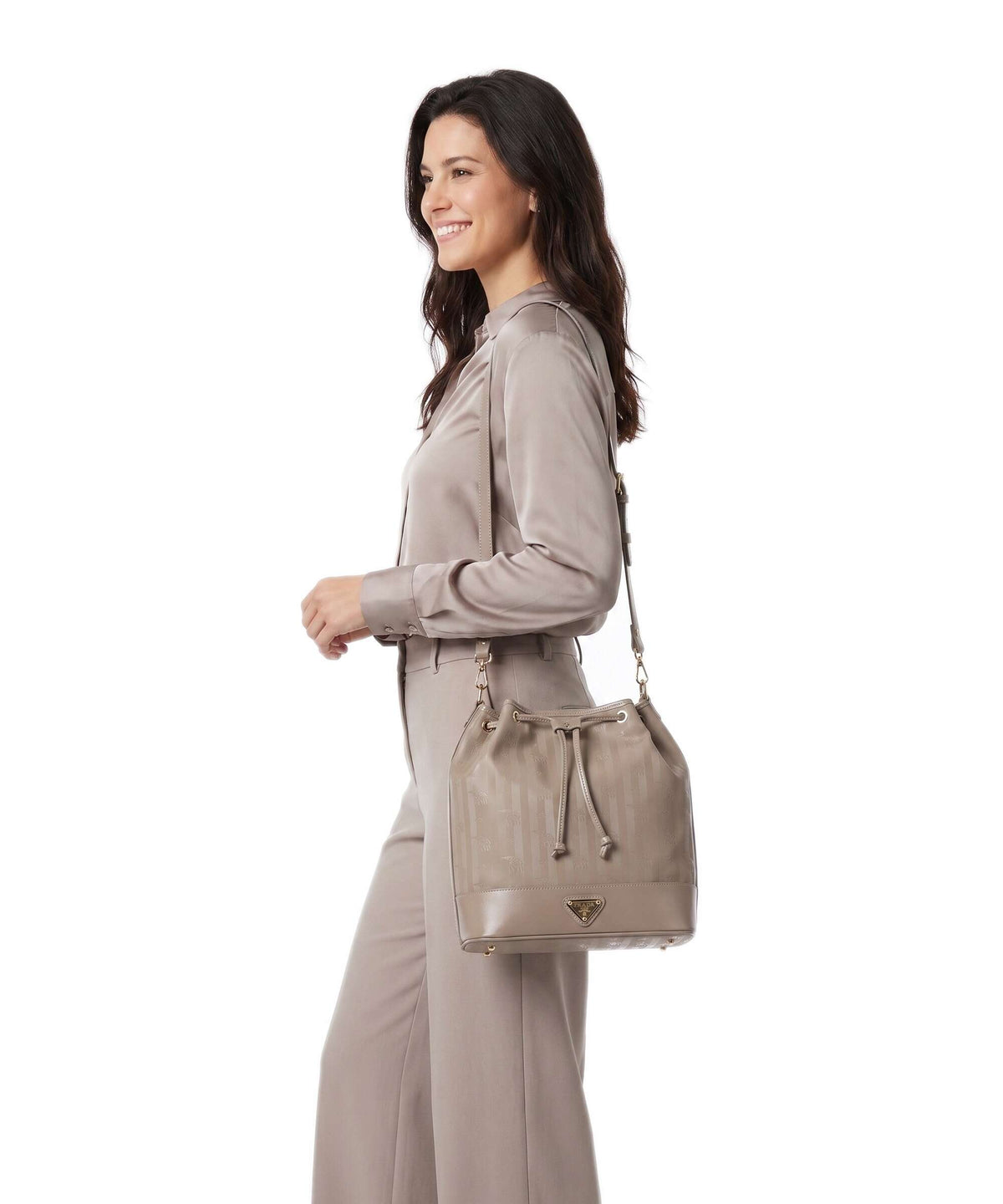 Maison Mollerus Vinerus Niesen Bucket bag taupe