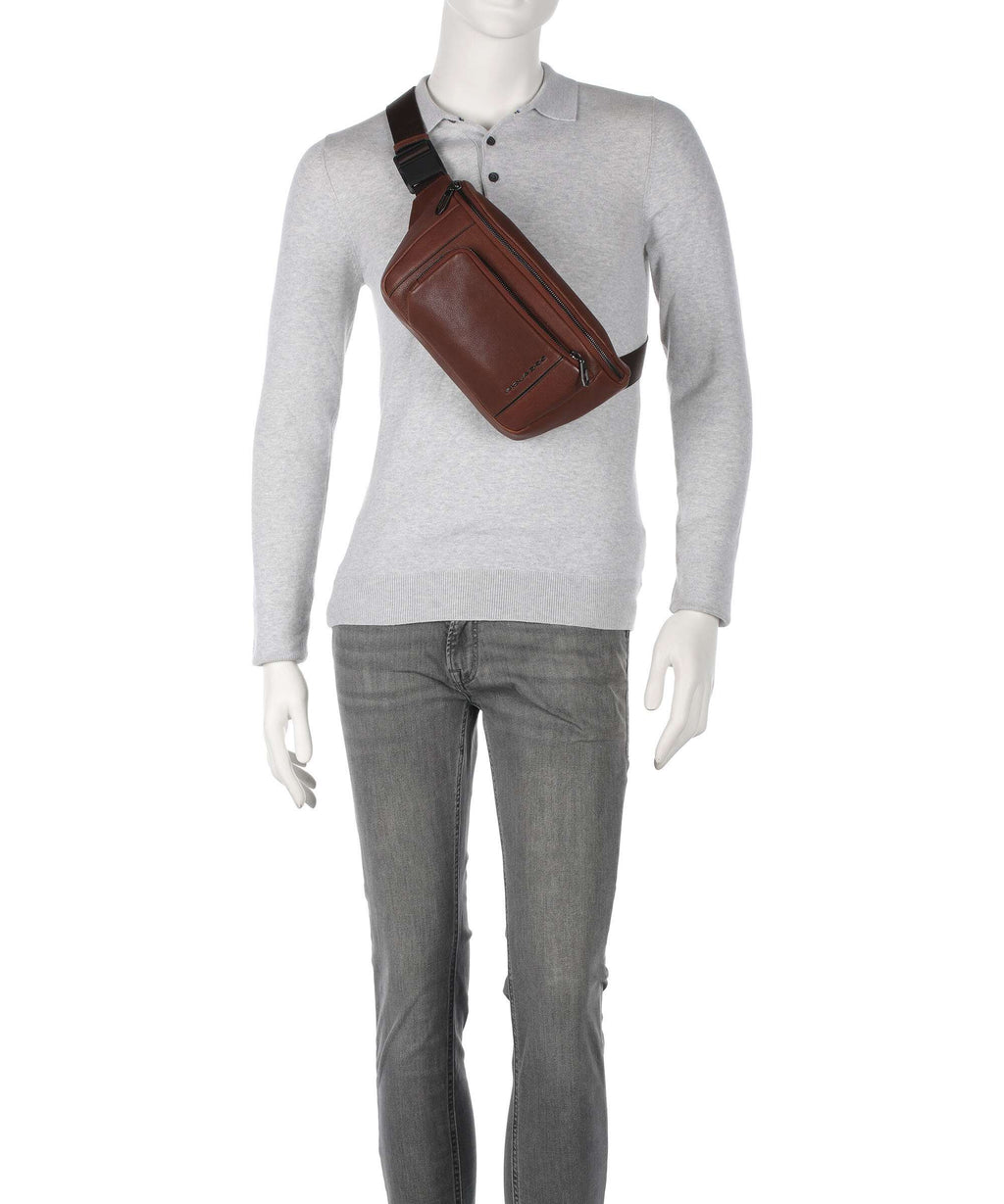 Piquadro S134 Belt bag brown