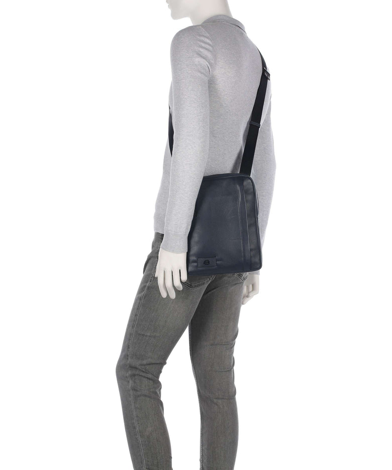 Piquadro W137 Crossbody bag blu