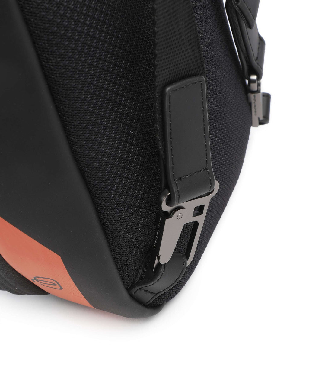 Piquadro Rover  4 Sling bag black