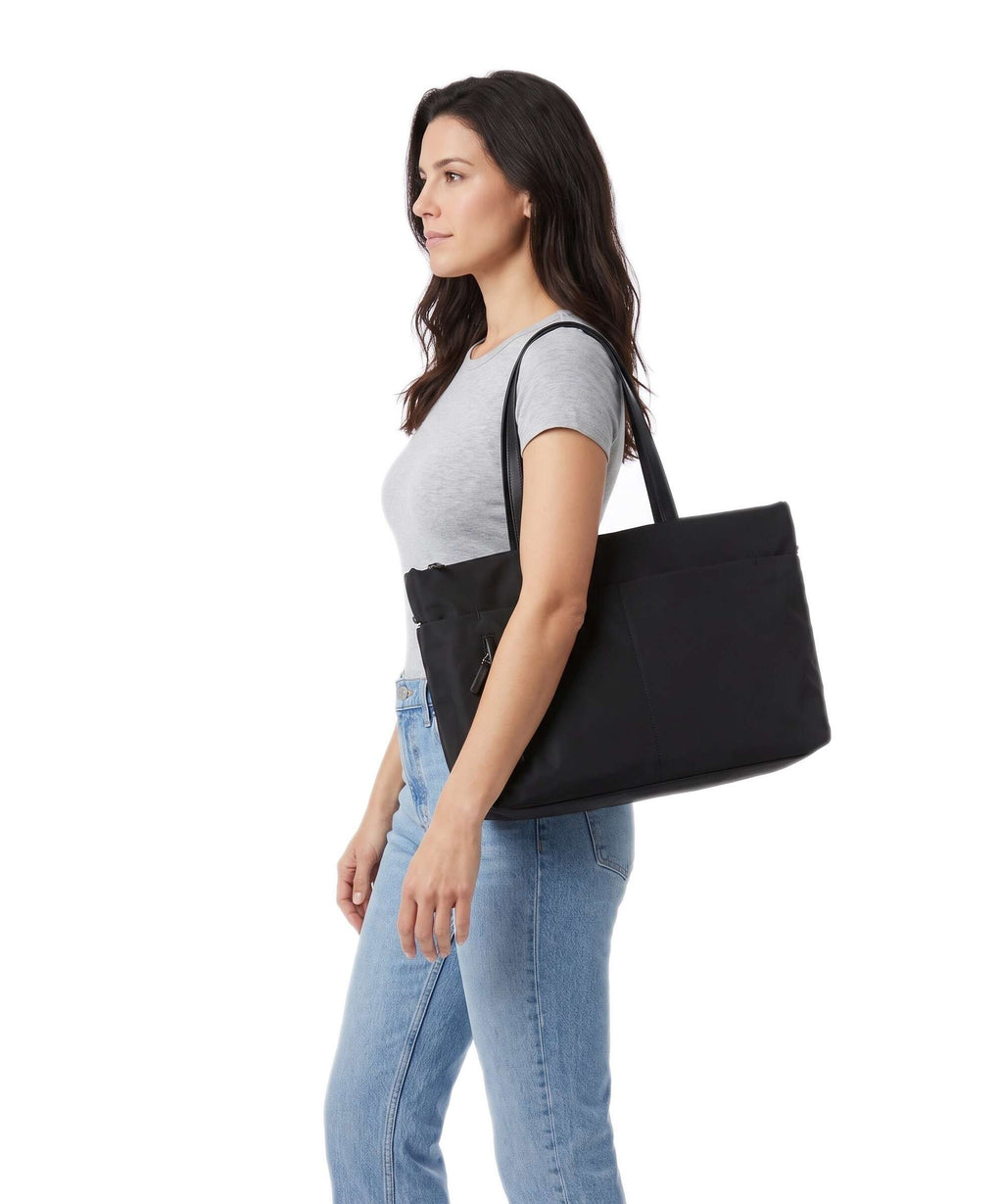 Mandarina Duck Hunter Tote bag black