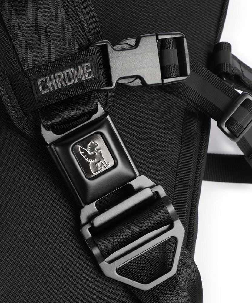 Chrome Kadet Fanny pack black