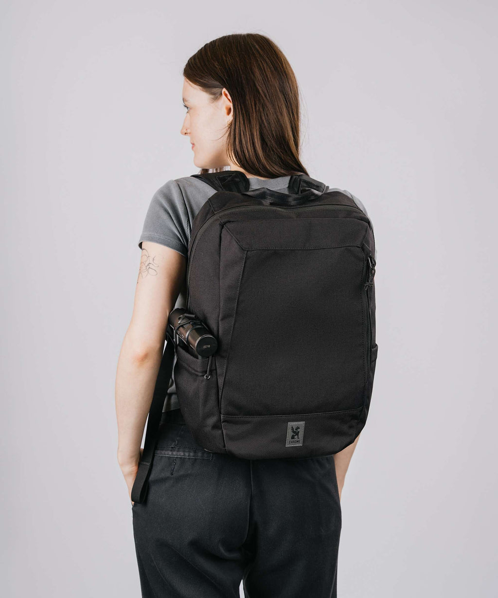 Chrome Recruit 22 Backpack black