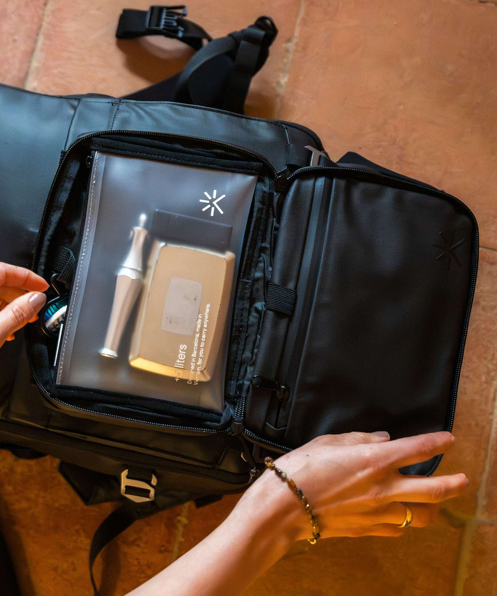 Tropicfeel SEEToiletry Travel accessory all black