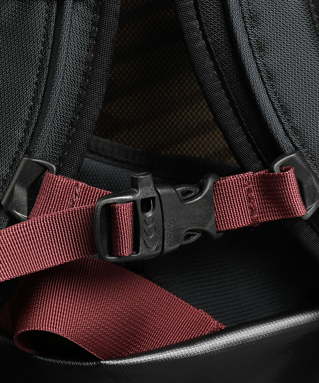 Osprey Fairview 40 W Travel backpack zircon red