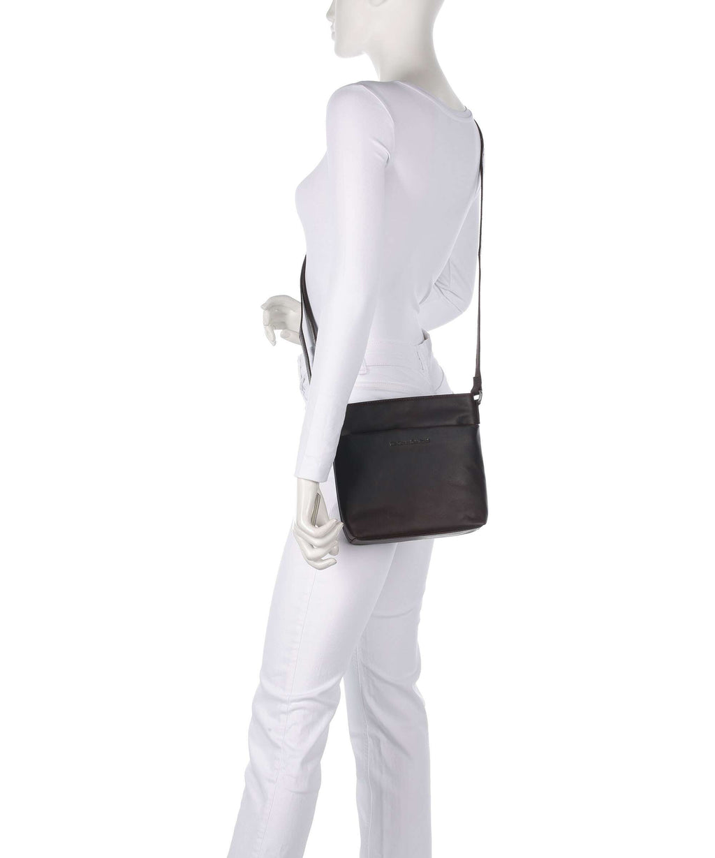 The Chesterfield Brand Wax Pull Up Cow Navene Crossbody bag brown