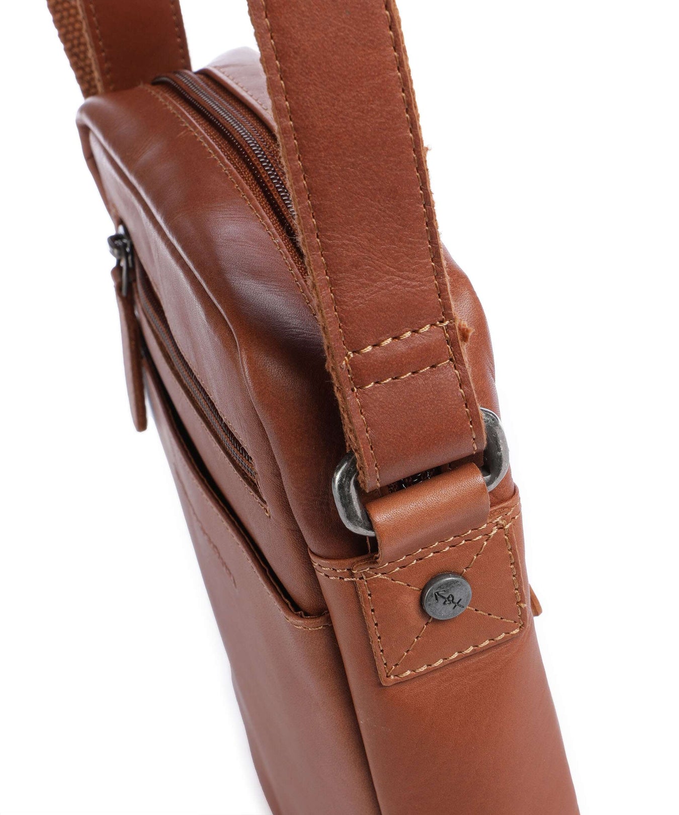 The Chesterfield Brand Wax Pull Up Cow Laveno Crossbody bag cognac