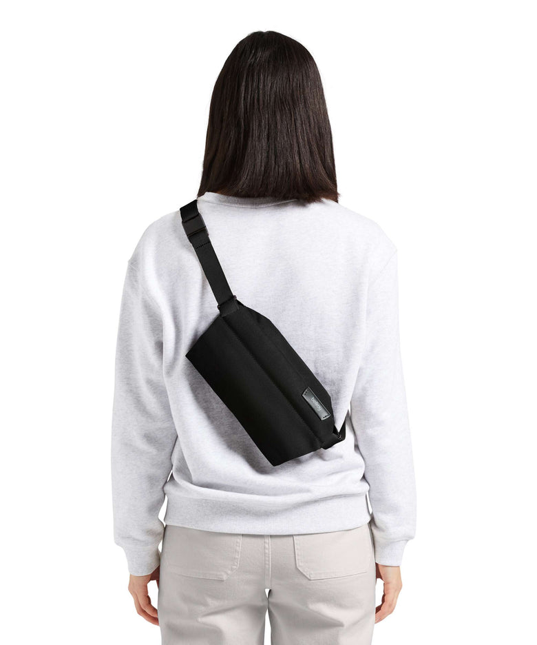 Bellroy City 4 Mini Sling bag navy