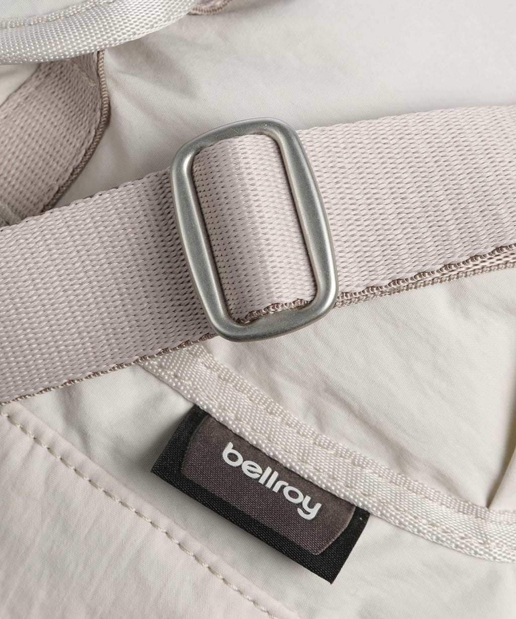 Bellroy Cinch 9 Bucket bag oat